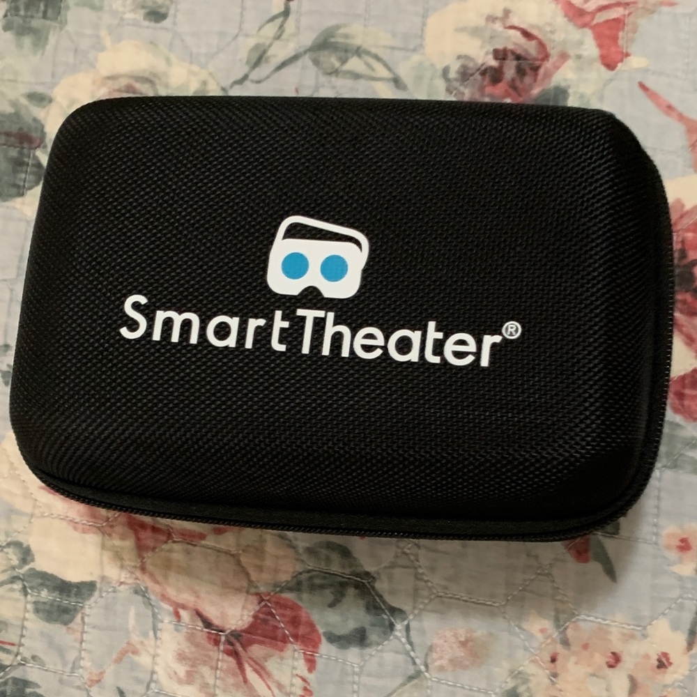 Blue Virtual Reality Headset - Picture 2 of 3